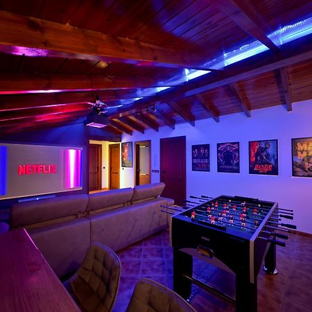 מאלגה Chalet El Parral - Piscina Y Sala De Cine מראה חיצוני תמונה