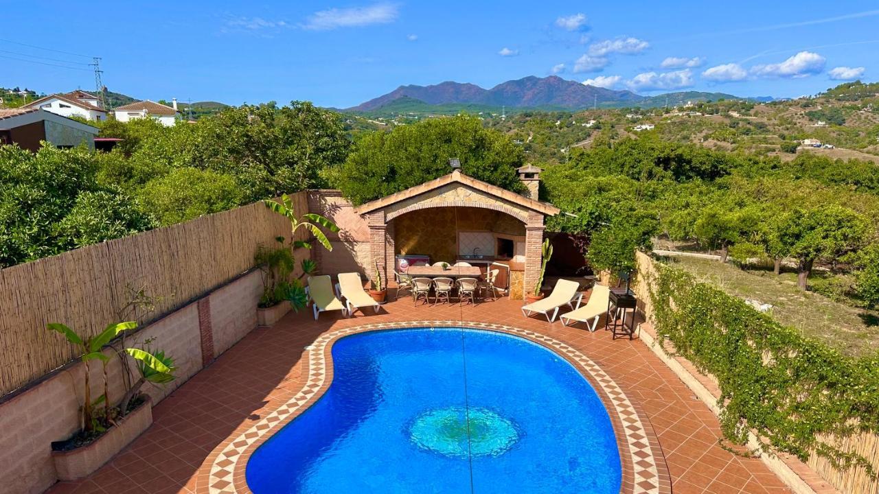 מאלגה Chalet El Parral - Piscina Y Sala De Cine מראה חיצוני תמונה