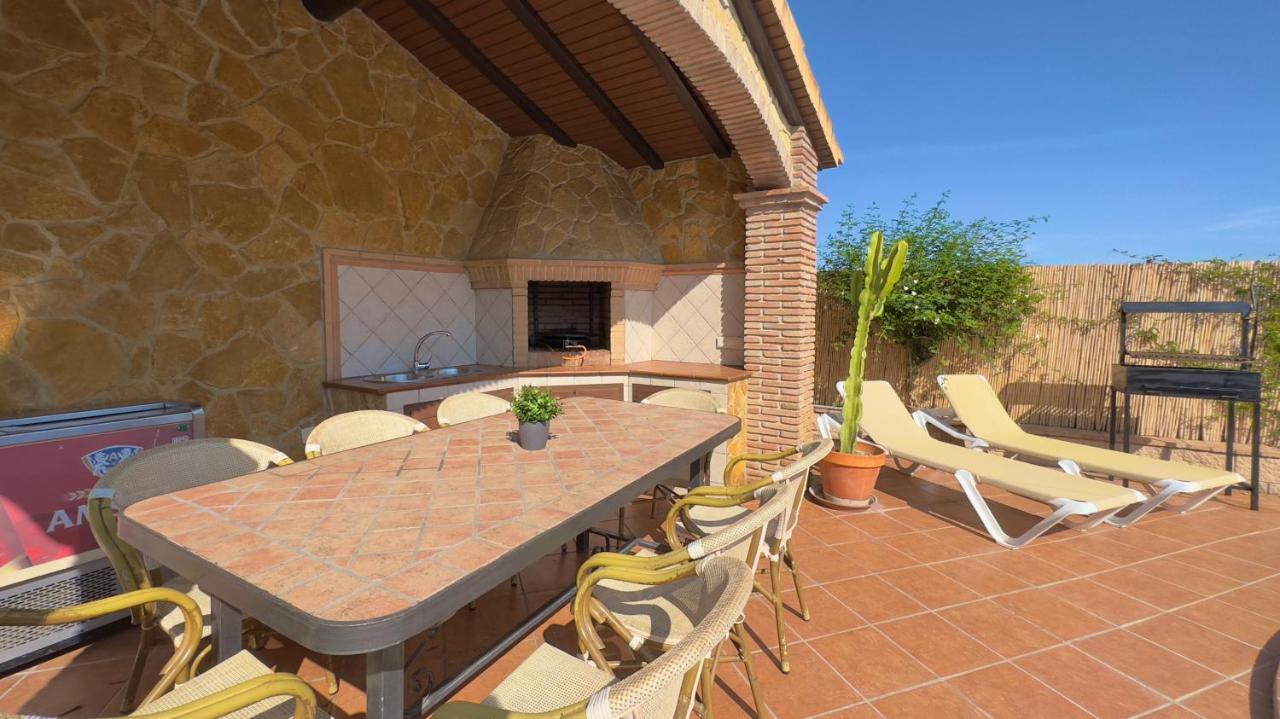מאלגה Chalet El Parral - Piscina Y Sala De Cine מראה חיצוני תמונה